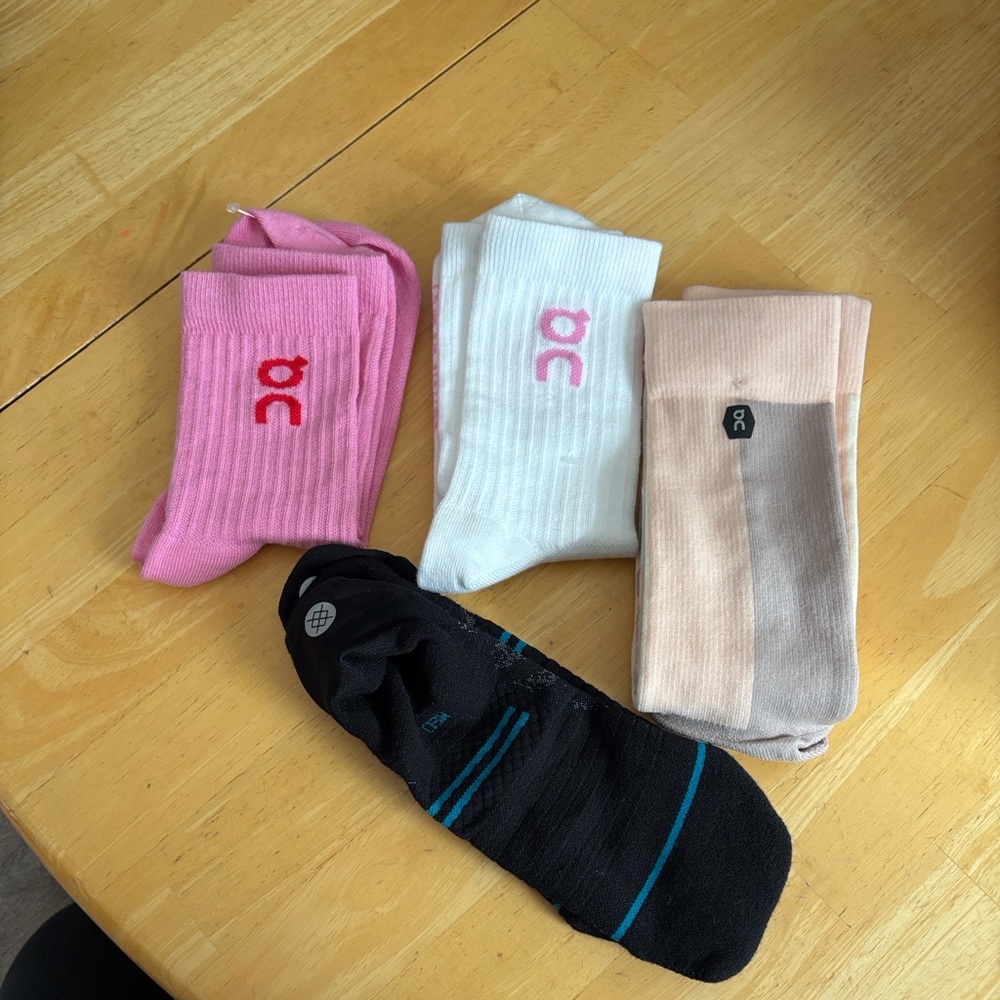 On Running Athletic Sock Bundle - image 1